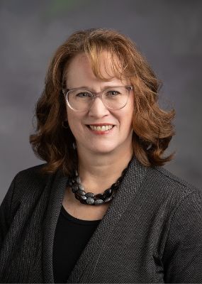 Portrait photo of Trish Reimer