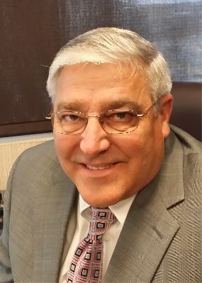 Portrait photo of Mark Hesser