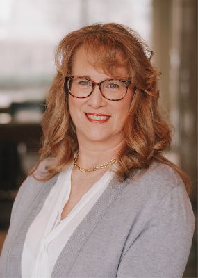 Portrait photo of Trish Reimer