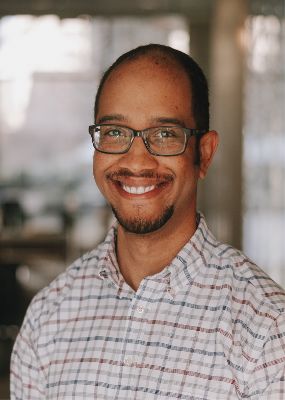 Portrait photo of Chuck Williams